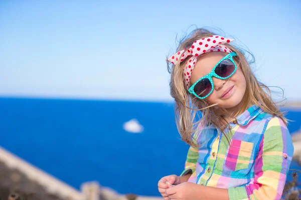 Adorable little girl have fun outdoor, Corsica — Stock Photo, Image
