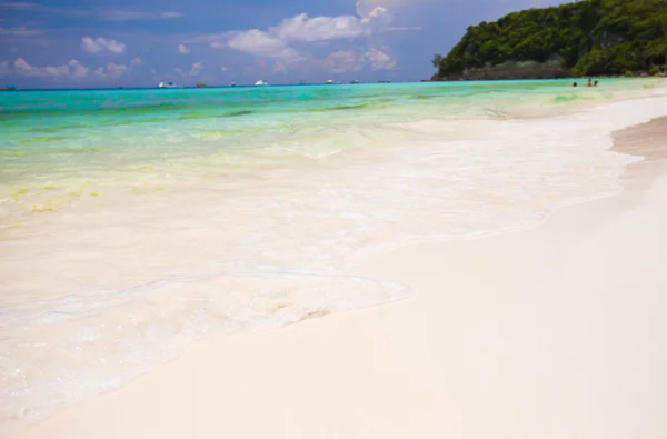 Perfekta tropiska stranden med turkost vatten och vita sandstränder — Stockfoto