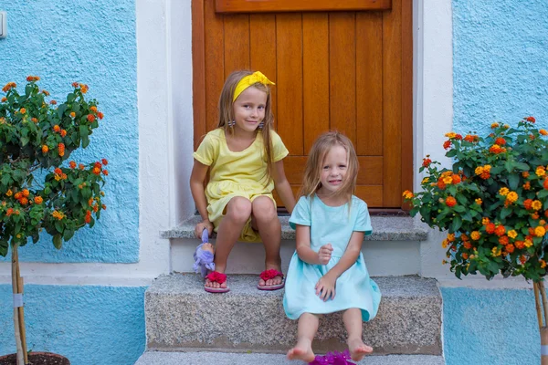 Niñas adorables durante las vacaciones de verano —  Fotos de Stock