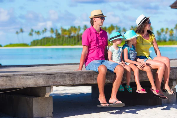 Güzel aile yaz tatil — Stok fotoğraf