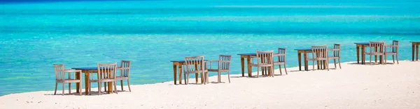 Summer empty outdoor cafe on tropical seashore — Stock Photo, Image