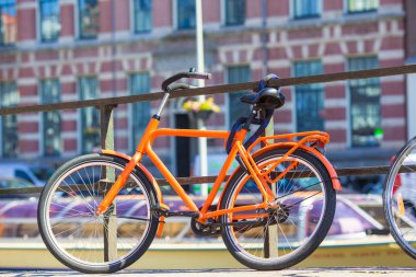Bisiklet üzerinde köprü Amsterdam, Hollanda