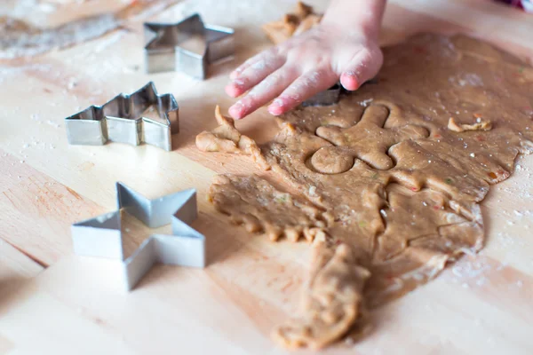 Massa de close-up para biscoitos de gengibre para o Natal em casa cozinha — Fotografia de Stock