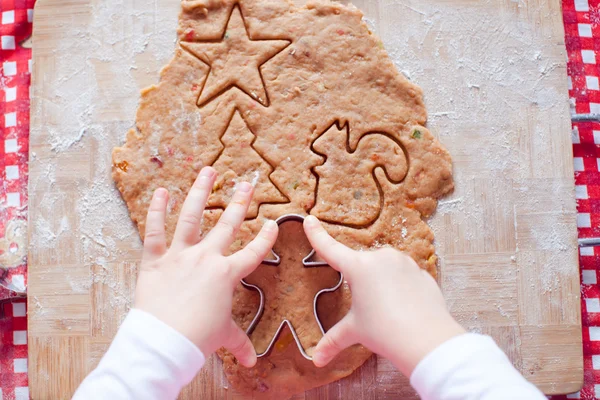 Pâte à gros plan pour biscuits au pain d'épice pour Noël à la maison cuisine — Photo