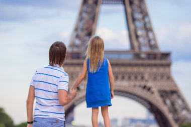 Eyfel Kulesi, Fransa Paris planda aile tatil