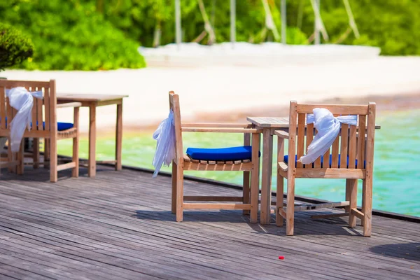 Estate vuoto caffè all'aperto a bella isola tropicale — Foto Stock