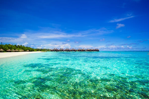 Tropische uitzicht van perfecte ideale eiland in de Indische Oceaan — Stockfoto