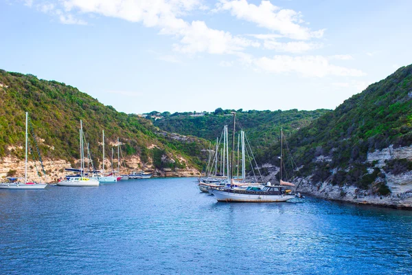 Bela vista do porto de Bonifacio, na Córsega — Fotografia de Stock