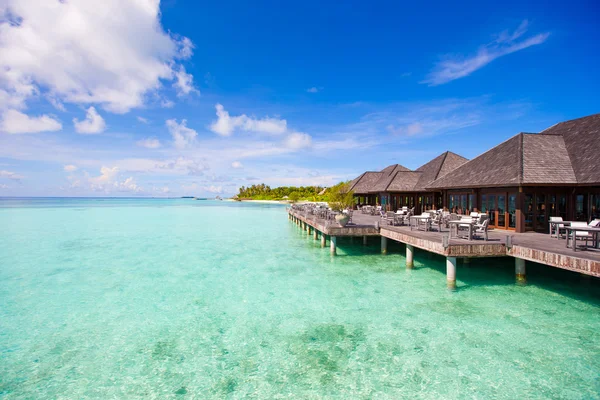 Sommaren Tom utomhusrestaurangen på tropisk ö i Indiska oceanen — Stockfoto