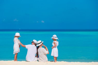 Mutlu aile beach tatil