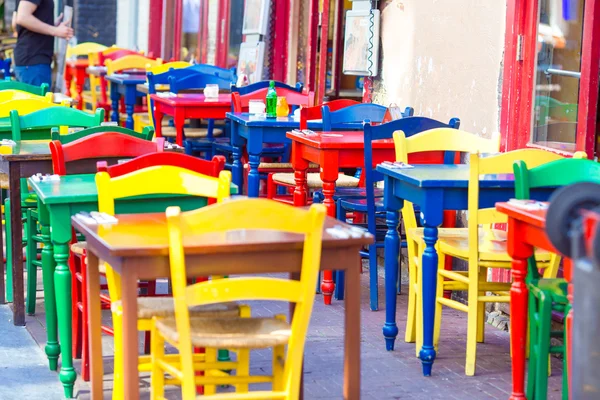 Café plein air vide été à la ville européenne touristique — Photo