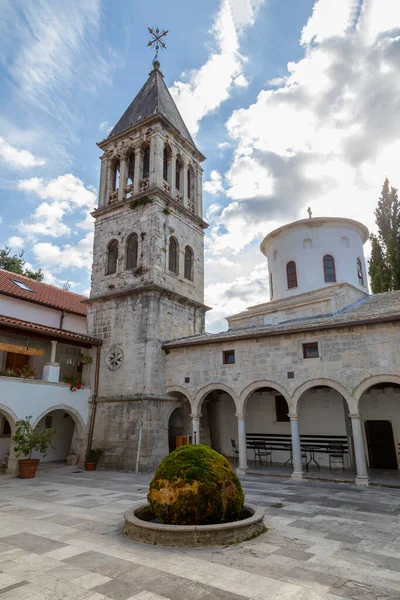 Krka Monasterio Medieval Ortodoxo Serbio Parque Nacional Krka Dalmacia Croacia —  Fotos de Stock