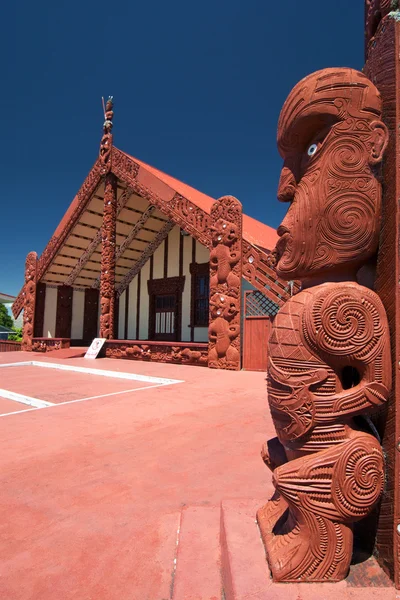 Maori Holzschnitzerei, Rotorua, Neuseeland, November 2013 — Stockfoto