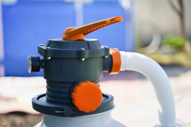 Havuzun kum filtresini temizleyin. Yüzme havuzunun bakımı ve bakımı. Filtre tankının yıkanması