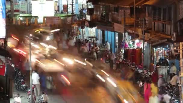 India verkeer nacht — Stockvideo