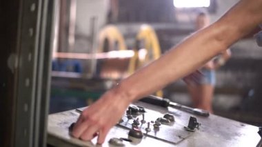 Kız Makina Fabrikası açmak