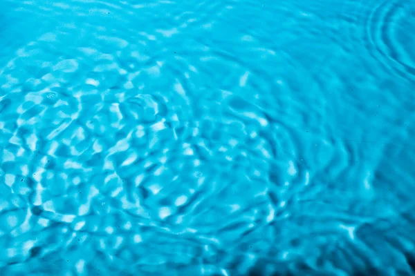 Всплеск Воды Синем Фоне Абстрактные Обои — стоковое фото
