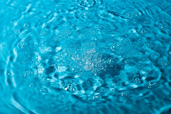 Wasserspritzer Auf Blauem Hintergrund Abstrakte Tapete — Stockfoto