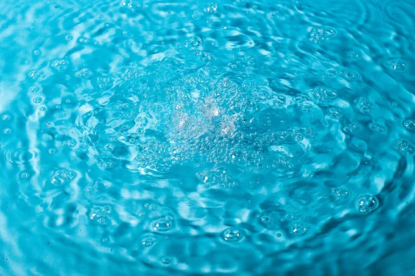 Всплеск Воды Синем Фоне Абстрактные Обои — стоковое фото