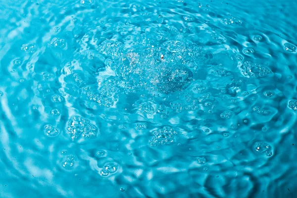 Wasserspritzer Auf Blauem Hintergrund Abstrakte Tapete — Stockfoto