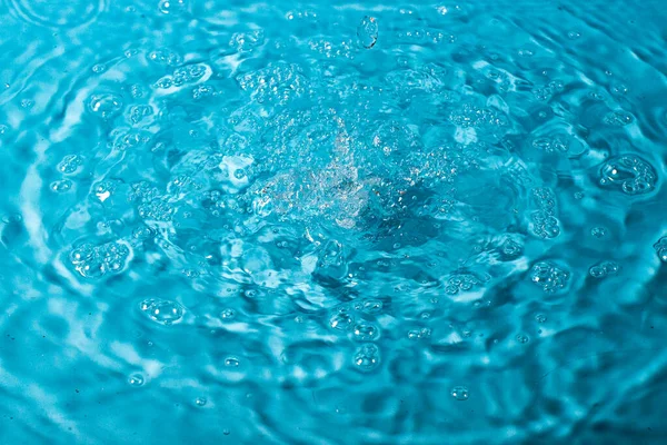 Wasserspritzer Auf Blauem Hintergrund Abstrakte Tapete — Stockfoto