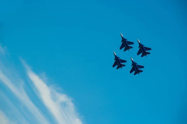 Kirov Rusia Julio 2018 Cuatro Cazas Cielo Azul Exhibición Aérea — Foto de Stock