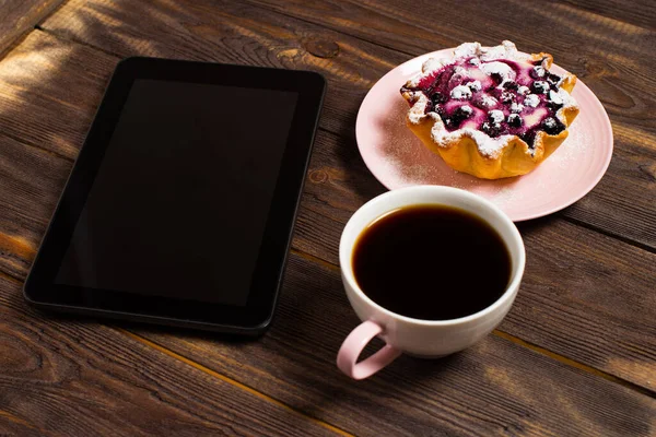 Flatley Coffee Break Layout Digital Tablet Gadget Black Coffee Cup — Stock Photo, Image