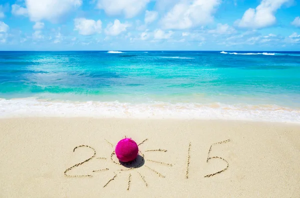 Number 2015 on the sand - holiday concept — Stock Photo, Image