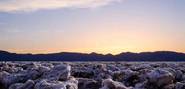 Sonnenuntergang auf Teufelsgolfplatz im Death Valley — Stockfoto