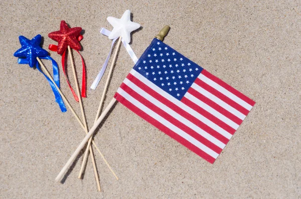 美国国旗与沙滩上的明星 — 图库照片