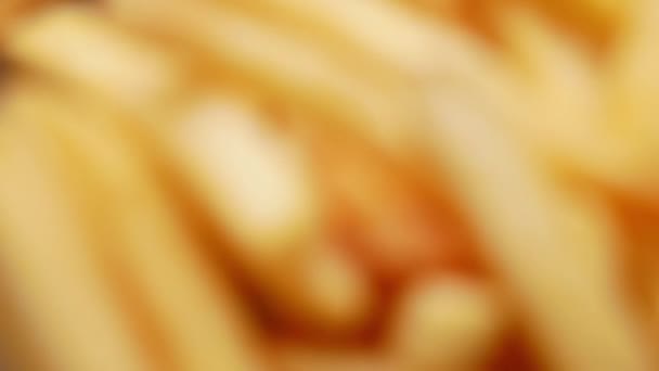 Κοντινό Πλάνο Τηγανητές Πατάτες Ένα Πιάτο Φτιάχνω Σπιτικές Πατάτες Επιλεκτική — Αρχείο Βίντεο