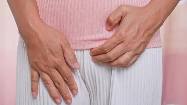 Női Kéz Kaparó Ágyék Leukorrhoea Vaginitis Problémák Bakteriális Vaginosis Hüvelyi — Stock videók