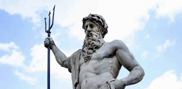 Статуя Римского Бога Воды Нептуна Греческой Мифологии Посейдон — стоковое фото