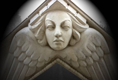 Büyük kanatları ile güzel melek. Koruyucu melek. Melek savior