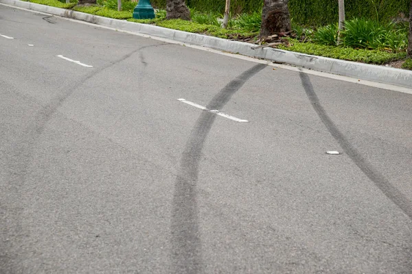 Deixado Sobre Marcas Derrapagem Acidente Corrida Rua Fotografia De Stock