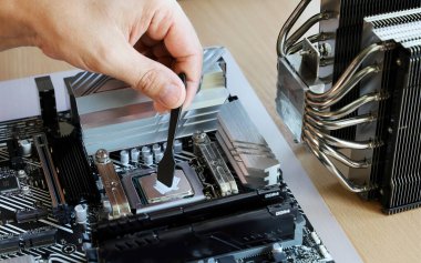 Daha fazla bileşik için soğutma soğutuculu ince katman termal yağ uygula