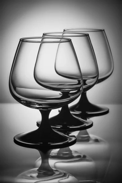 Trzy szklanki w białe światło — Zdjęcie stockowe