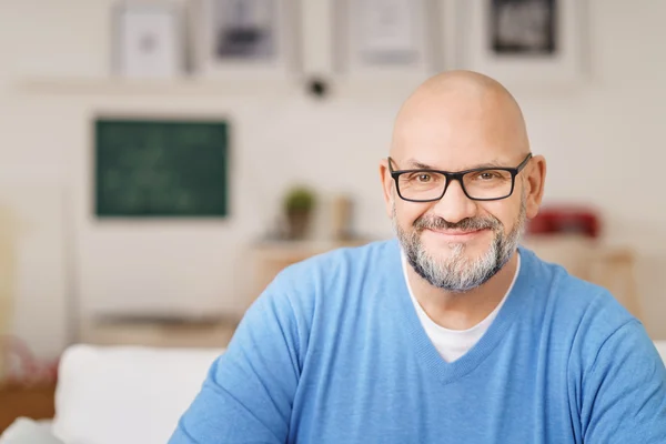 Mature Man Wearing Glasses and Blue Shirt at Home — Stock Photo, Image