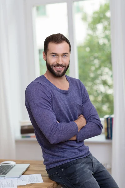 Attractive confident bearded man — Stock Photo, Image