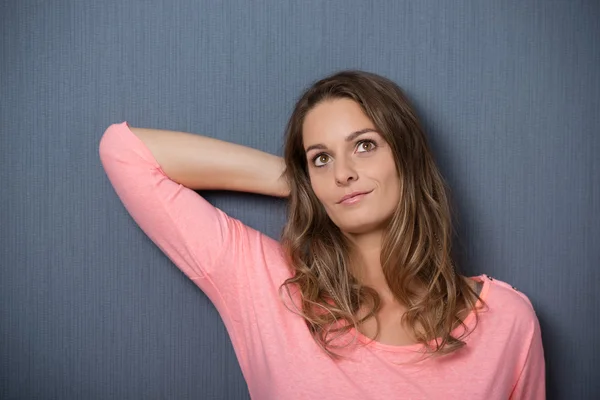 Pensativo serio atractiva joven mujer — Foto de Stock