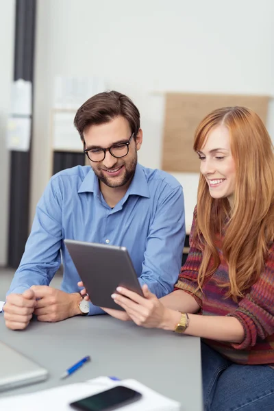 Successful young businessman and woman — Stok fotoğraf