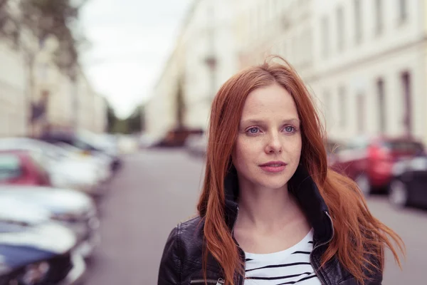 Pretty Blond Young Woman Walking at the Street — Stockfoto