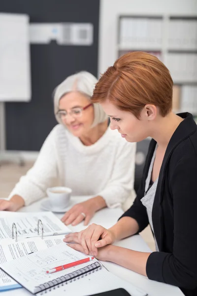 Office Women Reading Documents on the Table — Stock Photo, Image