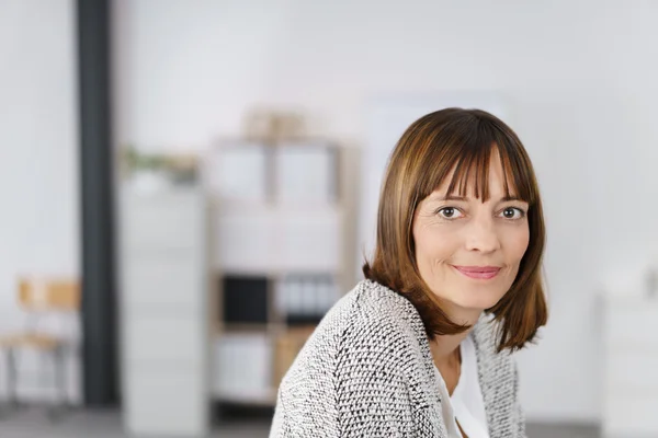 Smiling Office Woman — Stock Photo, Image