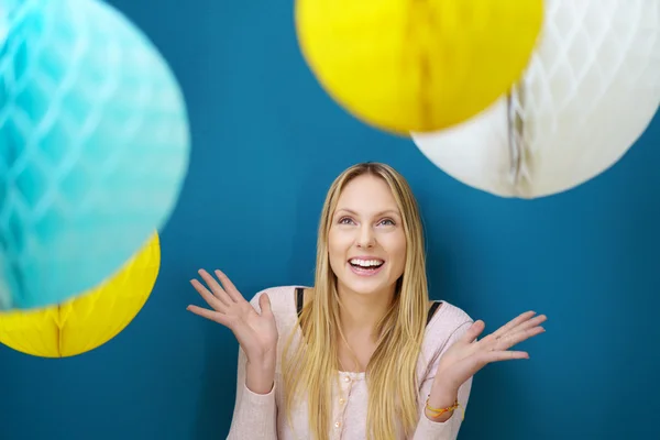 Bella donna che celebra — Foto Stock