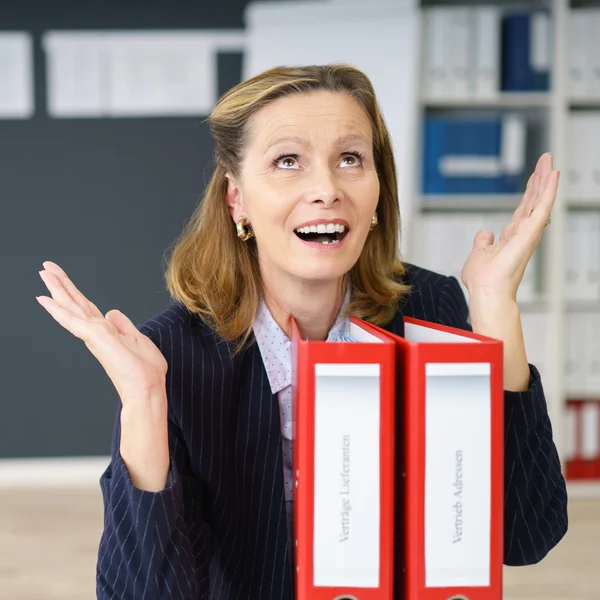 Businesswoman exclaiming in amazement — Stok fotoğraf