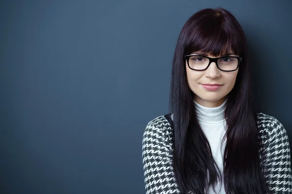 Jeune adulte avec des lunettes — Photo