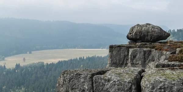 Schöne Berglandschaft mit polnischem Herbst — Stockfoto