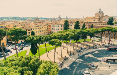 Venedik Meydanı Roma, renkli yaz görünümü 