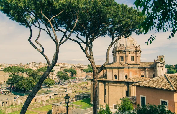 Antika Forum Romanum, hjärtat i den italienska huvudstaden — Stockfoto